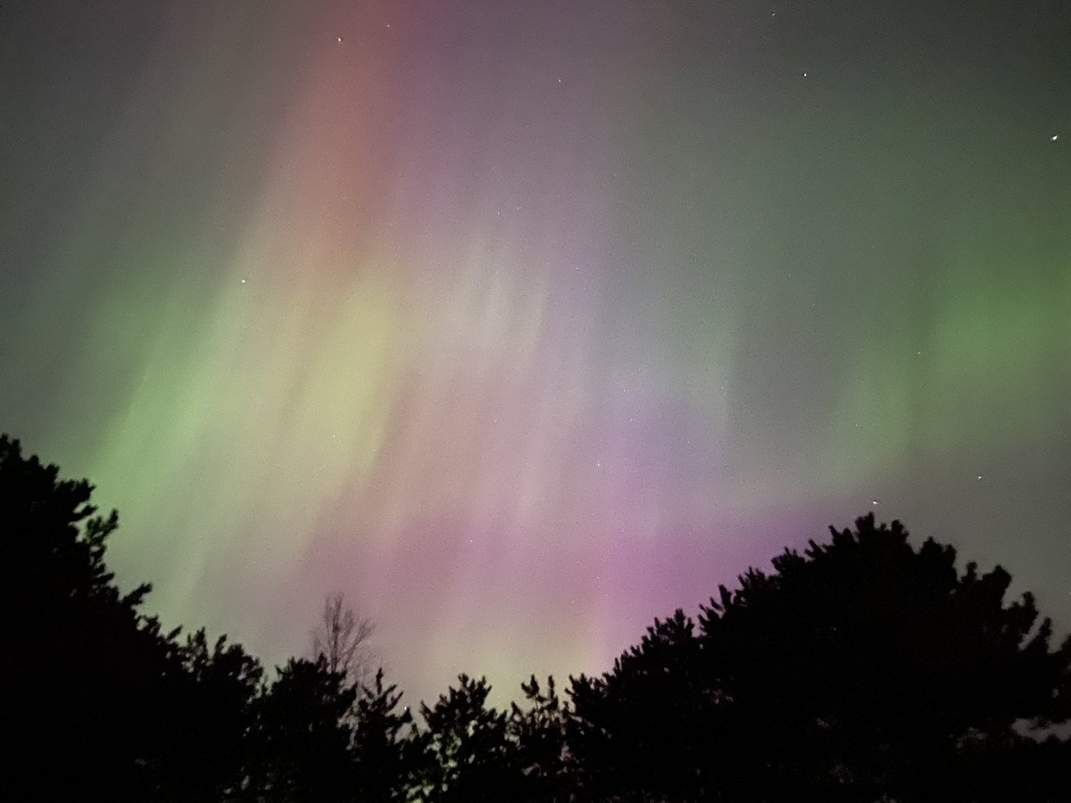 The #NorthernLights from my backyard just now. Absolutely beautiful and awe inspiring! #pei #Canada #aurora #StormHour