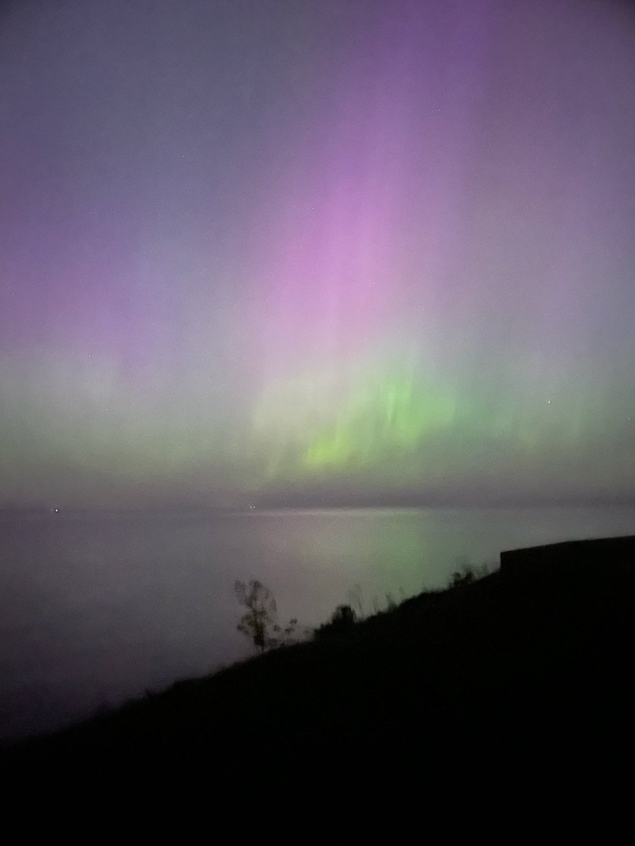 Grandma sent us this pic she took of the northern lights over Lake Erie tonight. So cool! #Auroraborealis #NorthernLights