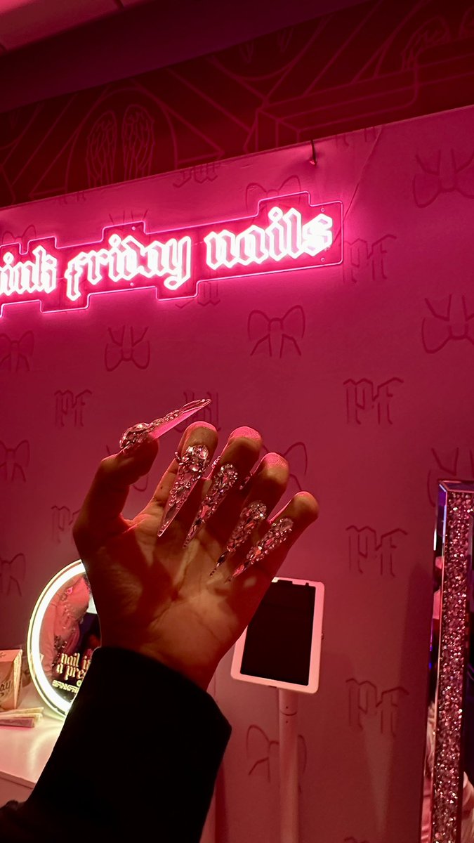 Happy birthday to me! I love it here. 🥹🥳
#GagCityDallas 💕
