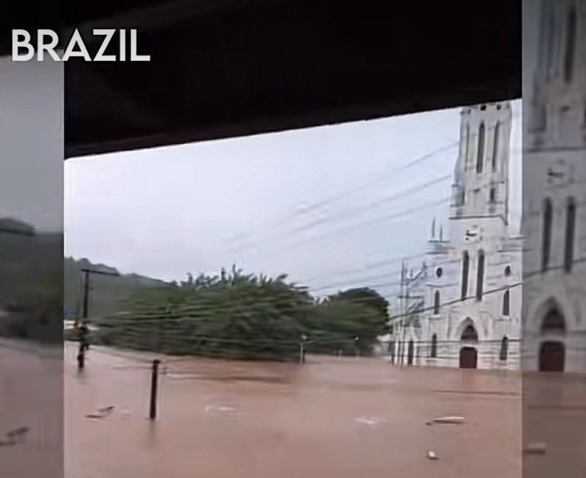 Last few weeks have seen the craziest weather events in the last century 

Few people are talking about how parts of Brazil (entire towns) are *actually* under water.

#ClimateBreakdown