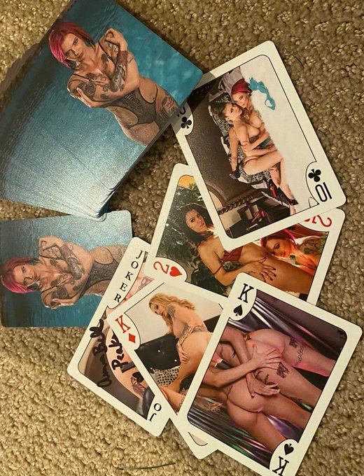 Just a few of these decks left! My website has all kinds of fun #panties #autographs #customs https://t