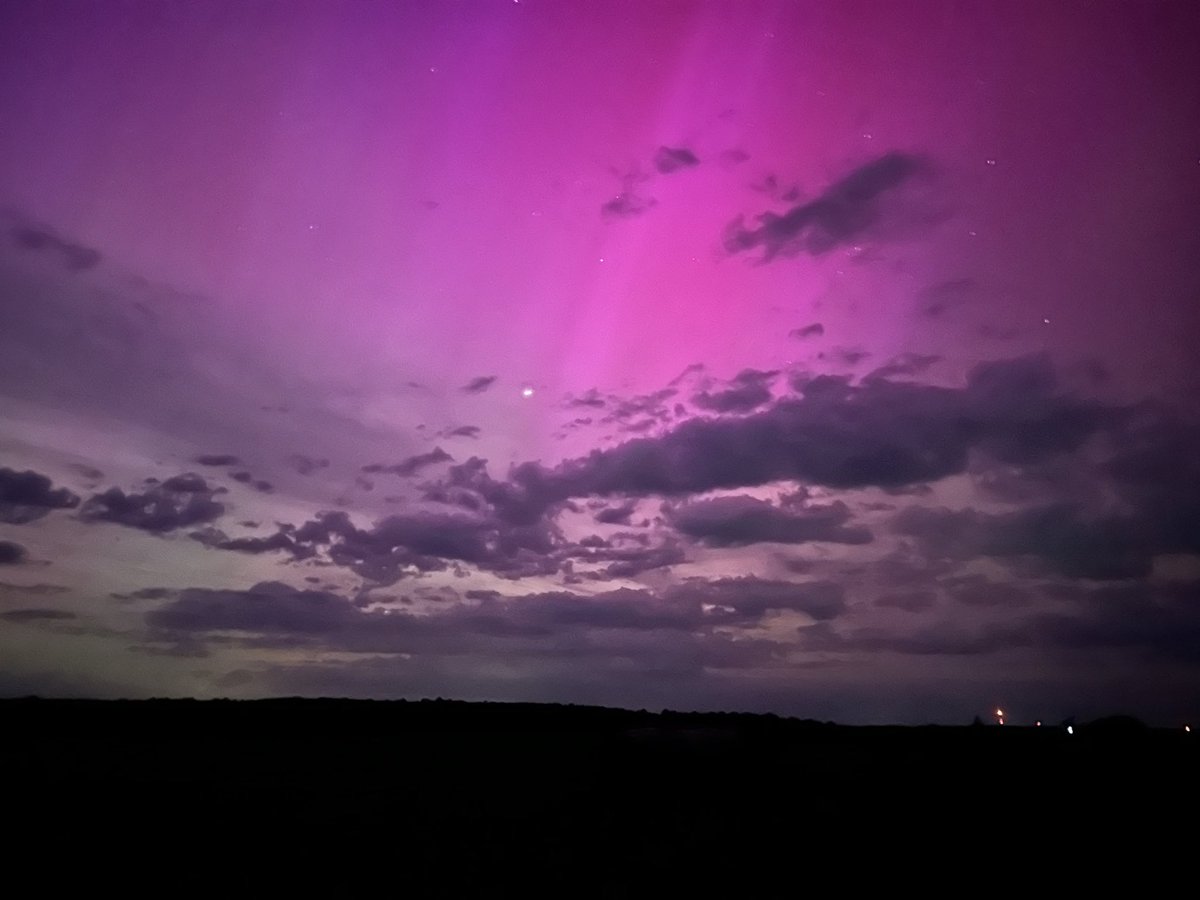 BKotthoffWX's tweet image. A beautiful night so far in northern MO! #mowx #midmowx #midmo #Auroraborealis