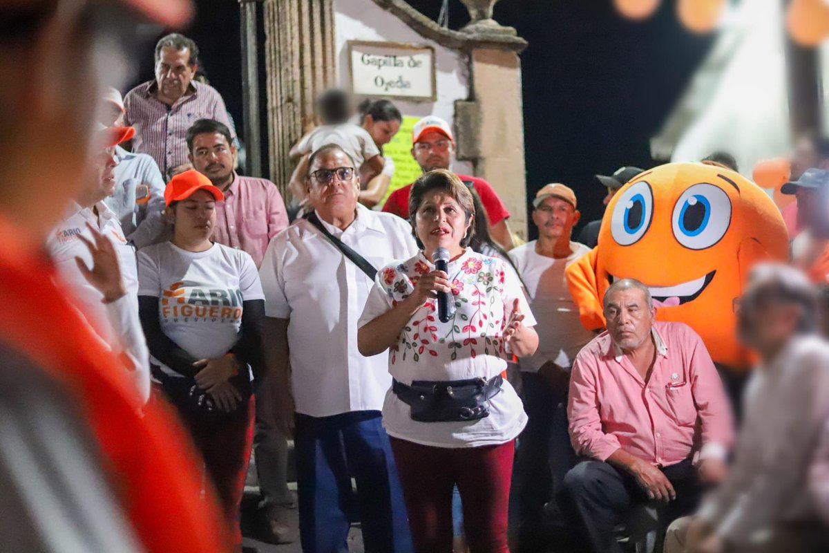 Muy contento por el recibimiento que nos dio el barrio de Ojeda, un barrio con mucha historia. 🟠

Recuerdo cuando  se acercaron a su servidor y me platicaron las necesidades de este barrio, hoy tienen resultados y no promesas.

Vota <a href="/MovCiudadanoMX/">Movimiento Ciudadano | Movimiento Naranja</a> 🟠