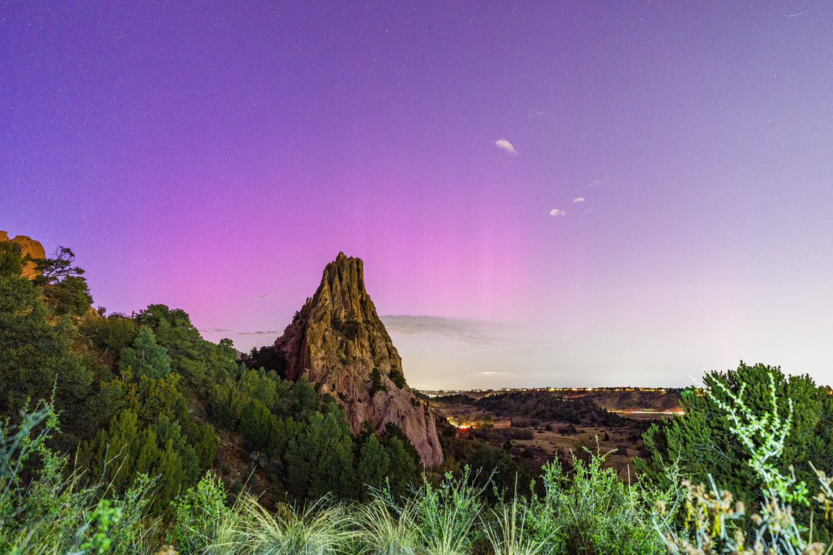 Quick phone edit of the northern lights visible from Garden of the Gods at +38.87° latitude #COwx #NorthernLights