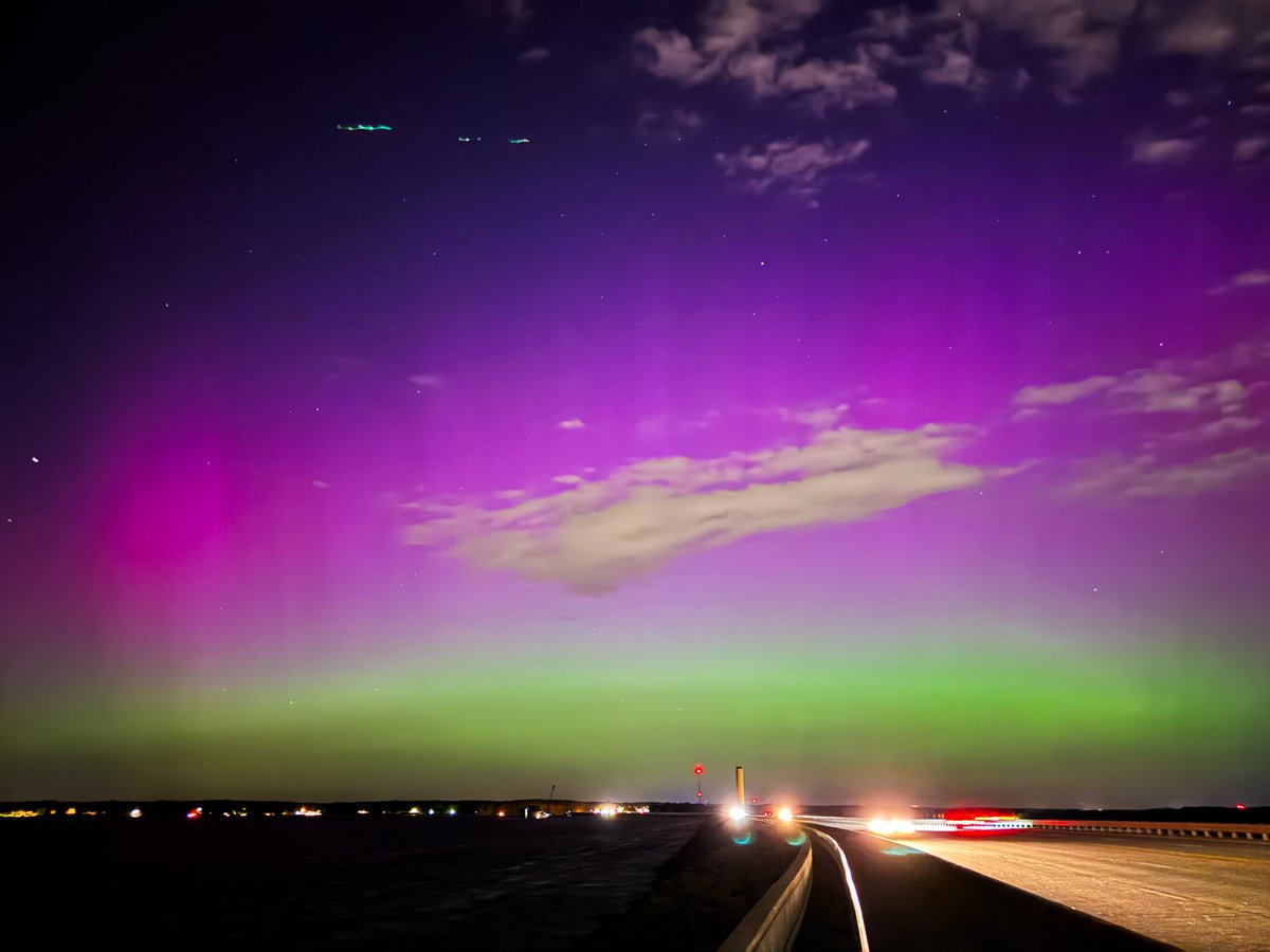SCweather_wx's tweet image. What an incredible experience that I’ll never forget. There was no hype or lead up excitement for me with this event. I just thought to myself on the way home from work this afternoon how cool it would be to see some colors in the sky tonight..
And then tonight happened. The…