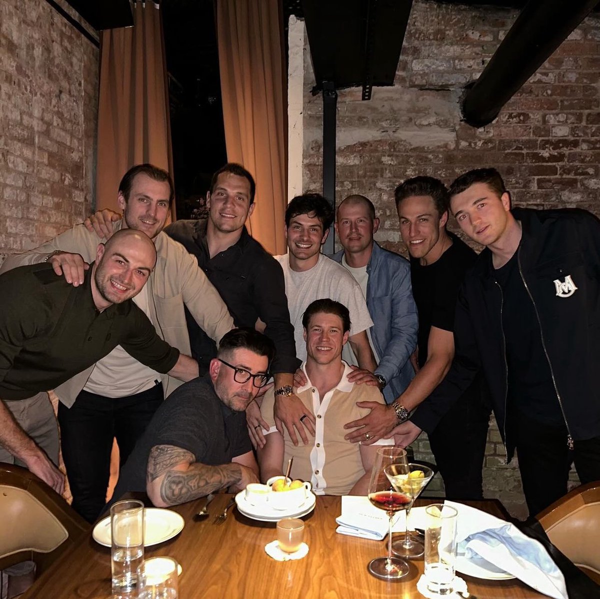 Some of the Isles out for the tank Matt Martin’s 35th birthday 🎂 Josh Bailey chillin with some of his homies. Josh will always be a New York Islander no matter what 👑

📸 Credits - @sydneyemartin 🐐 

#Islanders #Squad #Isles #MattMartin #Birthday #IslandersLive