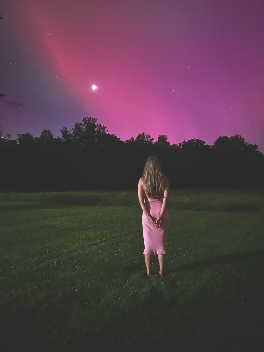 swiftcoffeegirl's tweet image. did you really beam me up? 💖