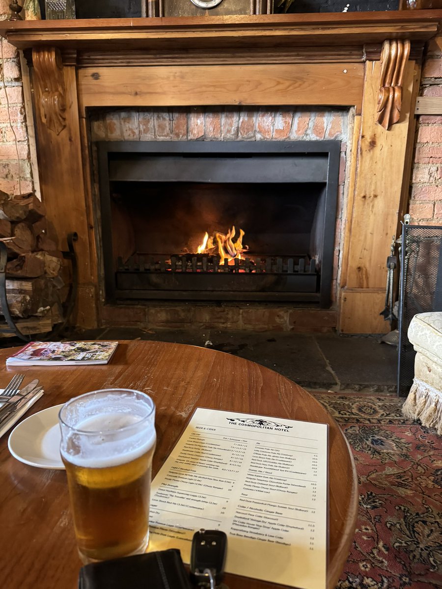thebrickcleaner's tweet photo. #pubfire https://t.co/V0N9JvqZw0