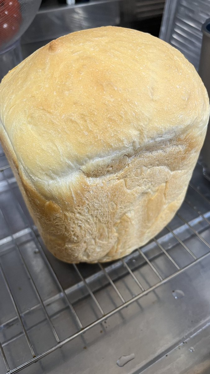 こんにちは😊

今日も上手く焼けました。

ホームベーカリー購入してから毎週焼いてます🍞

焼ける過程の良い香りが部屋に充満してます☺️