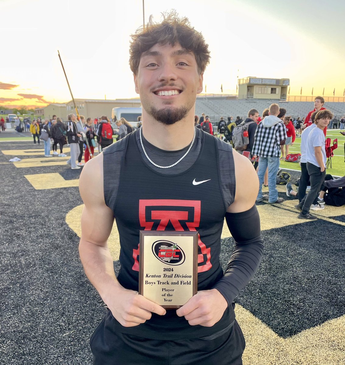 AlderAthletics's tweet photo. Track &amp; Field @AlderTrack_XC competed tonight in the @CBC_Sports Championship, with both teams finishing as the meet Runner-up. Ind. Meet Champs tonight were Boys- Jewell 200m, Goode 800m, White 110m H, 4x200m, 4x400m, and Girls- Ishmael 400m, Wynk 800m, Greiner 1600m. @AlderHS https://t.co/Yb8wLOGhAo