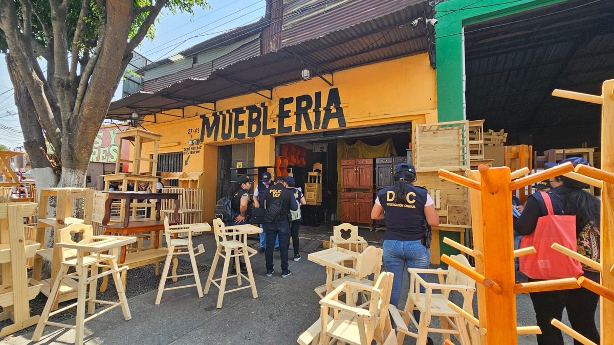 MPGuatemala_EN's tweet photo. #PM #Raids #LaborExploitationUnit #HumanTrafficking #PNCSupport #CICELTI
The Labor Exploitation Unit of the Prosecutor's Office against Human Trafficking, in coordination with the Regional Prosecutor, @PNCdeGuatemala, and the institutions comprising #CICELTI, https://t.co/DjBR67I5zc