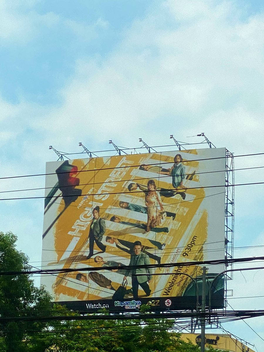 Lakas ng pa-billboard ng bagong Kapamilya serye na “High Street,” sa kahabbaan ng España Blvd. 🤟🏼

#MegaKapamilya #HighStreet