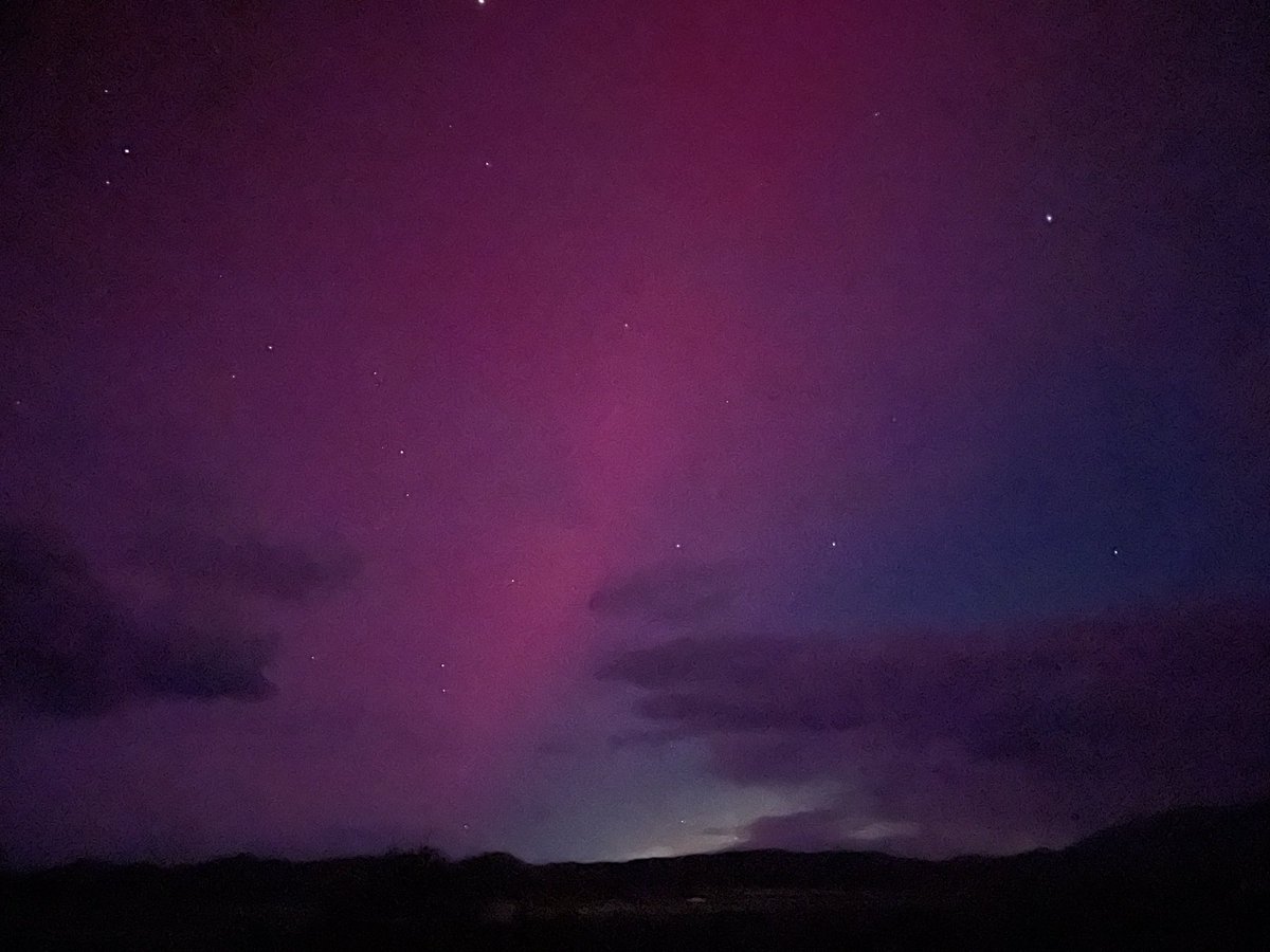 PaleoLaura's tweet image. Looking southeast, the glow of Las Vegas is visible