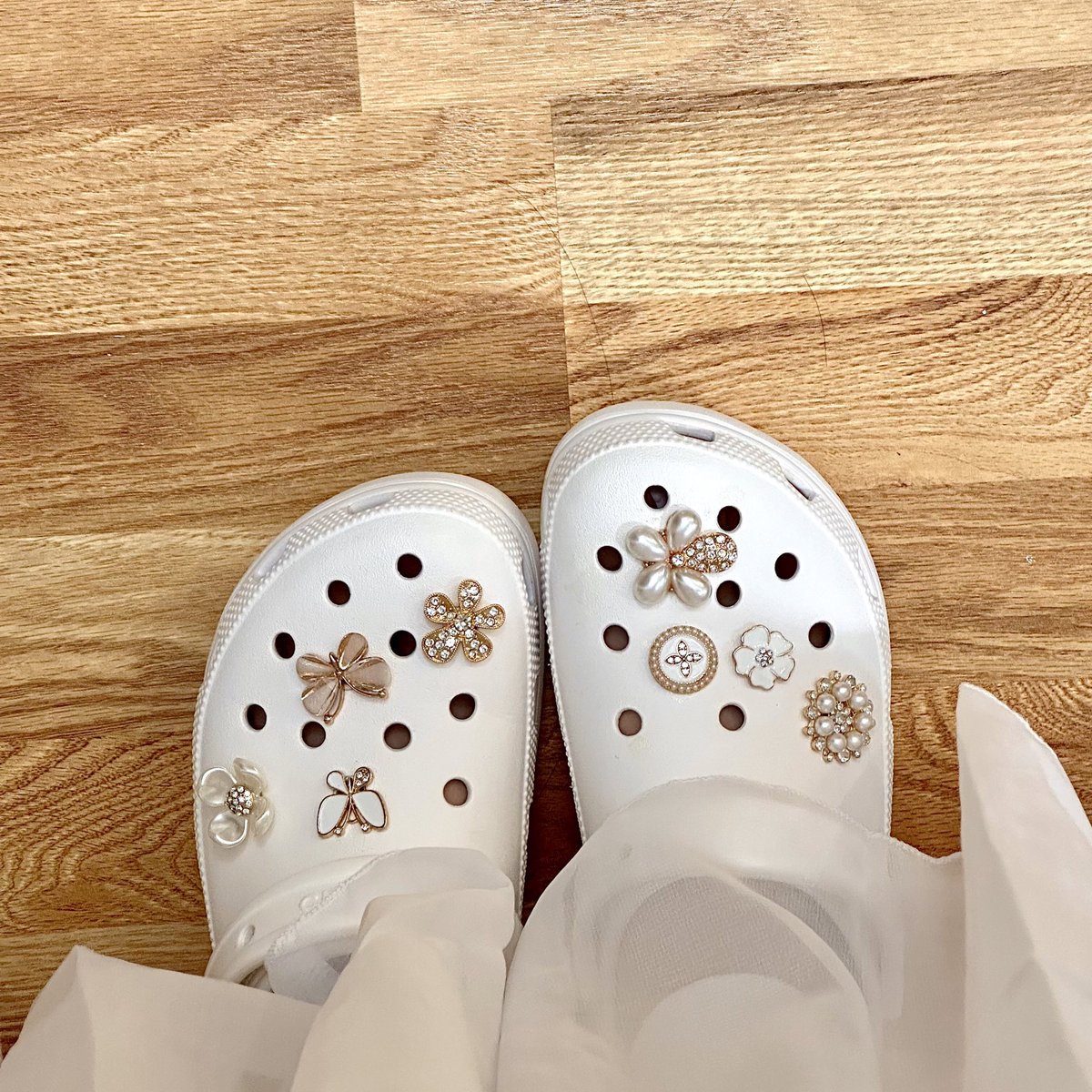 wore crocs with my xielian cosplay and even put on butterfly and flower charms for hualian 🦋🌸