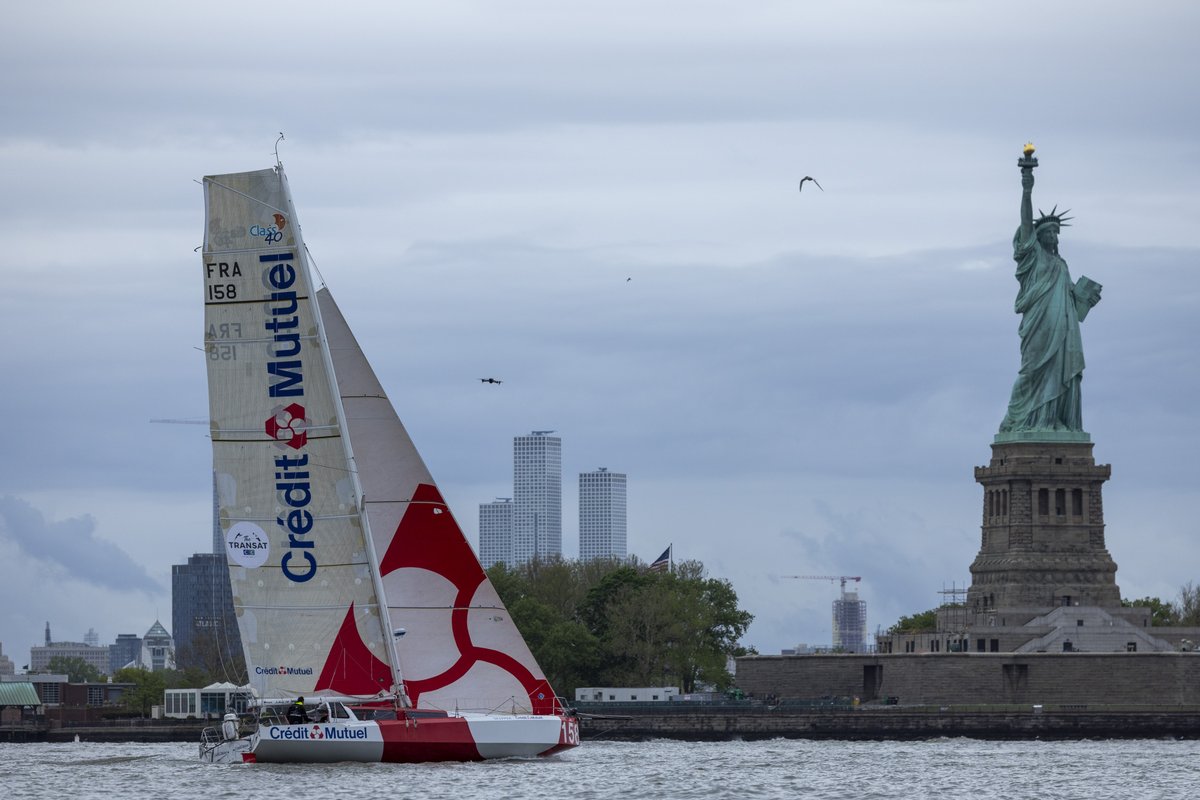 Une belle arrivée dans la baie de New York 🗽 

📸 Alexis Courcoux / @CreditMutuel