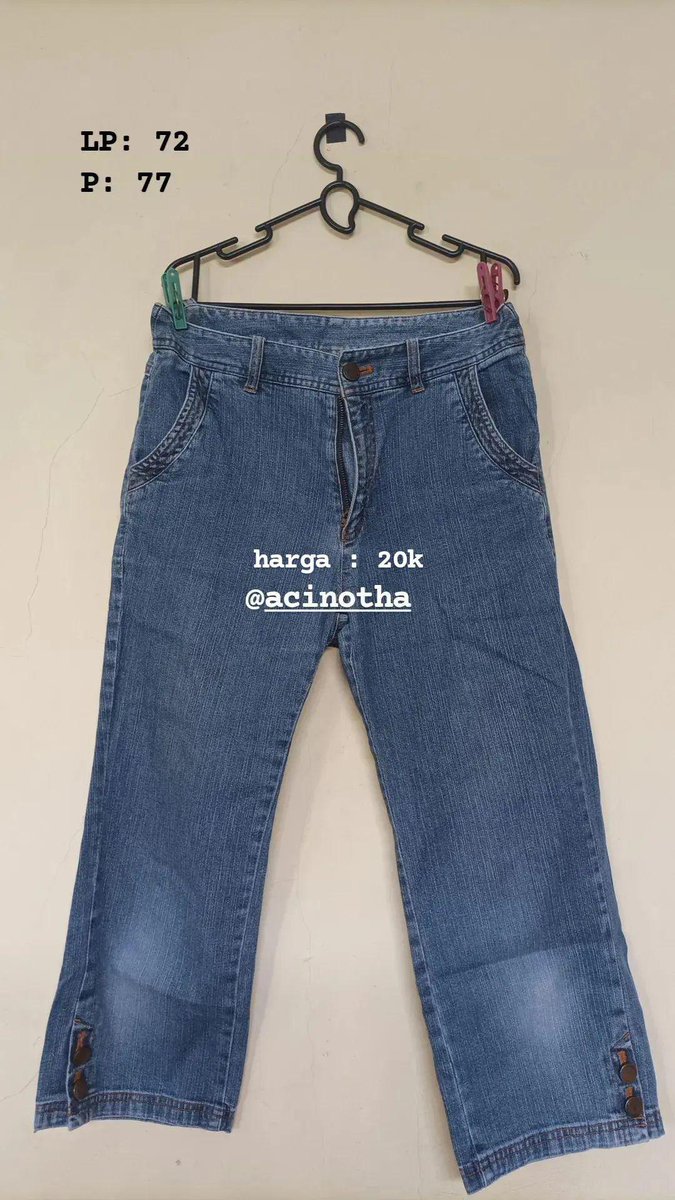 acinotha's tweet image. Halo temen2, kebetulan aku lg butuh uang, ini ada beberapa baju aku yg mau dijual dan masih bagus, kalau ada yg minat boleh dm ya, atau mau liat yg lainnya bisa cek ke ig aja (@acinotha) , terima kasih sebelumnya 🙏🏻 #thrift #bajuthrift #bandung