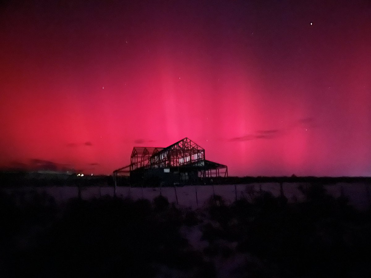 ZivaEstefo's tweet photo. Auroras Australes. Puerto Natales.
Mayo 2024 💫 https://t.co/CNoBPYVcYl