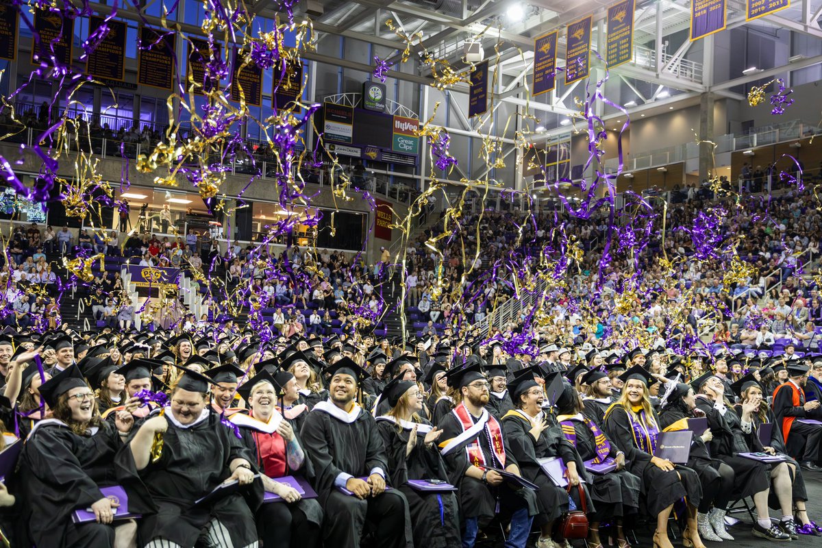 Panther grads, you did it! 🎓🤩

Congratulations to the graduating class of 2024!