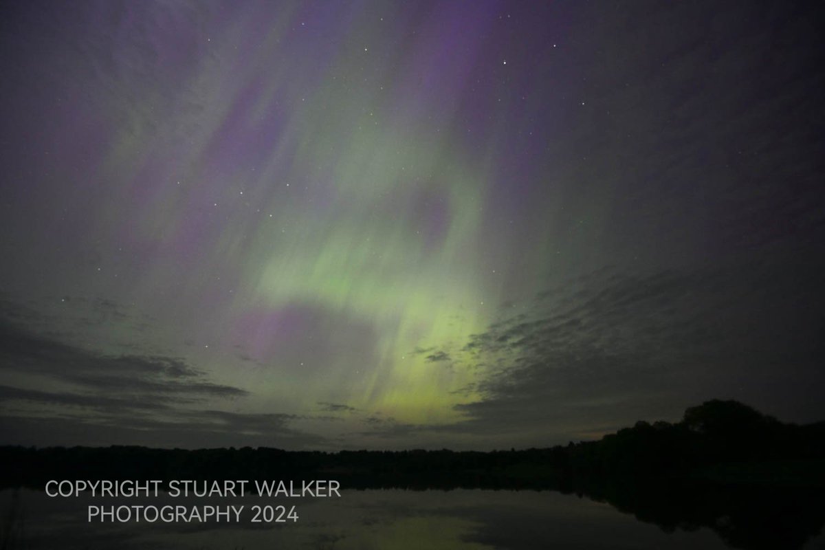 StuWalkerPhotos's tweet image. After a quick phone pic of the Northern Lights while driving back from Sunderland I manged to catch them on camera at 3am after the cloud cleared over Brampton, Cumbria. #aurora #NorthernLights #Auroraborealis #darkskies @CumberlandCoun @DiscoverCarlisl @NorthPenninesNL