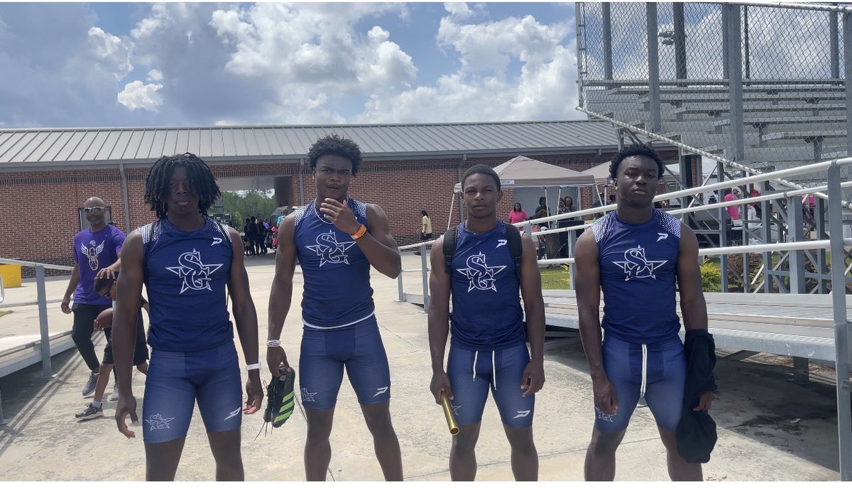 Slide made it to the finals. Set new school record in 41.52 ⁦@PhenomElite⁩ ⁦@CometsSGHS⁩ ⁦@anthonycarterX⁩ ⁦@DeuceButler⁩ ⁦@jackson_cook4⁩ Caleb Sery