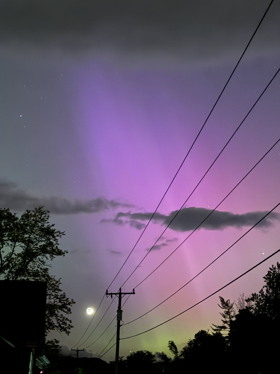 Blessed  🤲🏼🩷💜

#aurora #Auroraborealis #ShenandoahValley @WeatherAubs