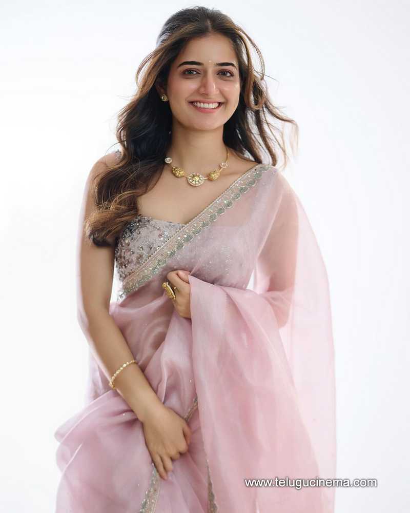 #AshikaRanganath in a light pink Saree telugucinema.com/actress/ashika…