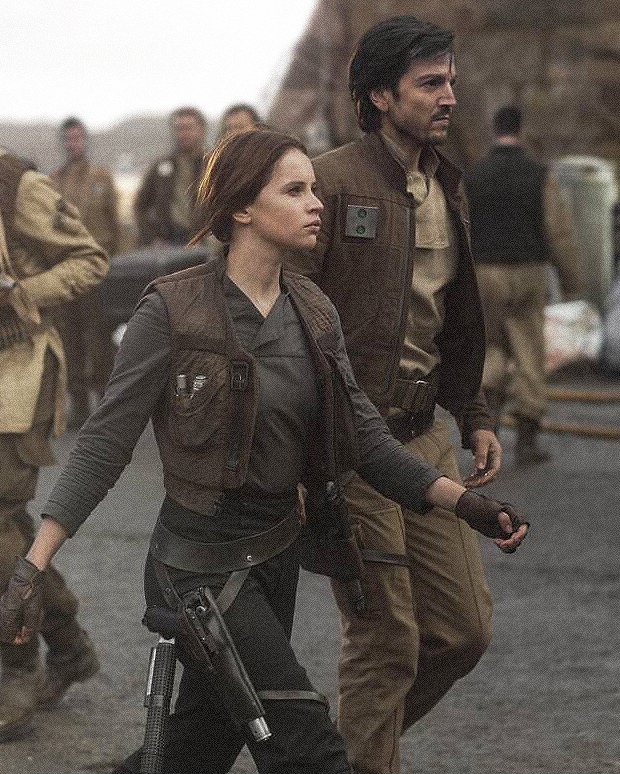 Diego Luna and Felicity Jones as Cassian Andor and Jyn Erso behind the scenes of Rogue One