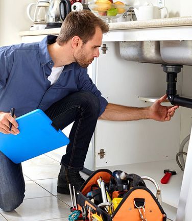 Plumbers with Back Pain Treatment: Tips and Relief Techniques In this comprehensive guide, we’ll explore in-depth tips and techniques to help you manage and alleviate back pain experienced due to the work conditions. buff.ly/3LYIp9v