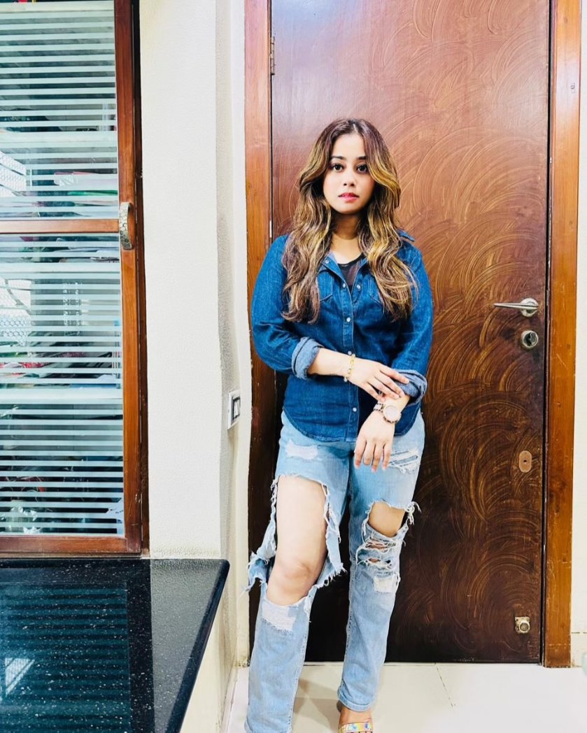 Look who’s slaying in denims?!! Yes that’s our favourite actress Megha Sharma💙✨ Take a look at actress her these new pictures👀 . . . . #meghasharma #slaying in denims #instalike #instagood #instagram #trending #talkingbling