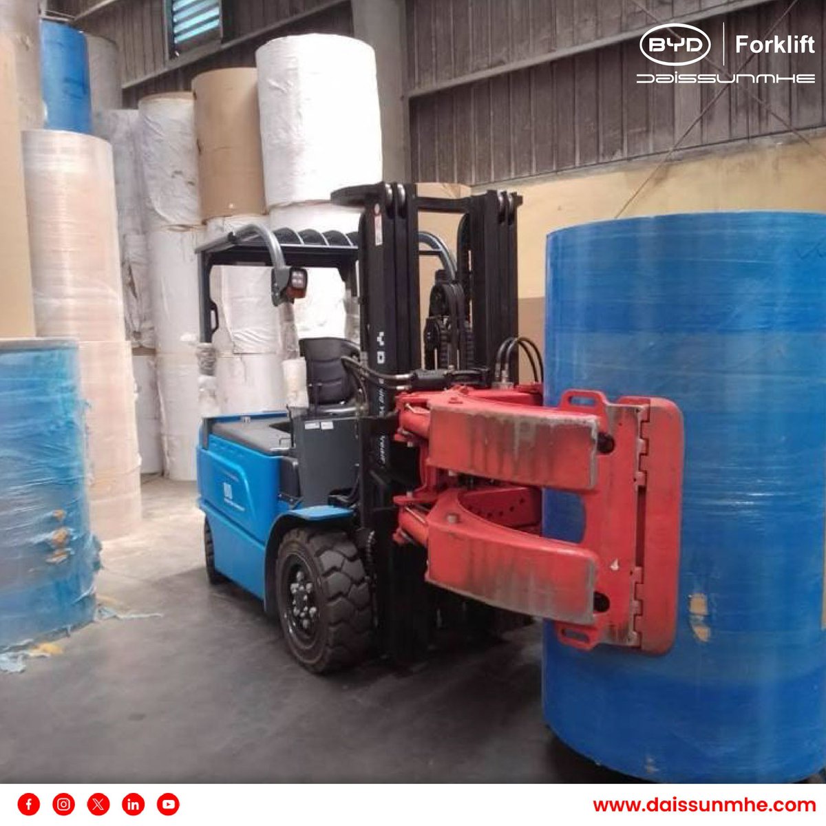 bydforklift_ind's tweet photo. BYD ECB30 Forklift Paper Roll Clamps.
.
#bydforkliftsindia #DaissunMHE #BYD #byd #bydglobal  #electricpallettrucks  #bydstackertrucks #stackertrucks #pallettruck #bydforklifts #electricforklifts #bydelectricforklifts #lithiumforklifts #eforklifts #forklifts #forkliftservice https://t.co/yBsZ3Q5oZ9