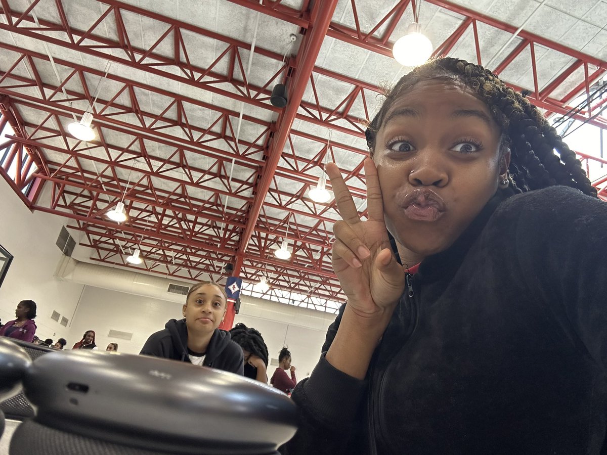 DrTALarry's tweet image. Photo dumping until May 24th! This is what happens when you leave your phone everywhere in the building and they invade your space!!🤣🤣🤦🏾‍♀️🤦🏾‍♀️🤦🏾‍♀️ I lose my phone every other day in the building!😩 #Destiny #Shayla #Frontofficestaff  #PatriotLOVE❤️🤍💙