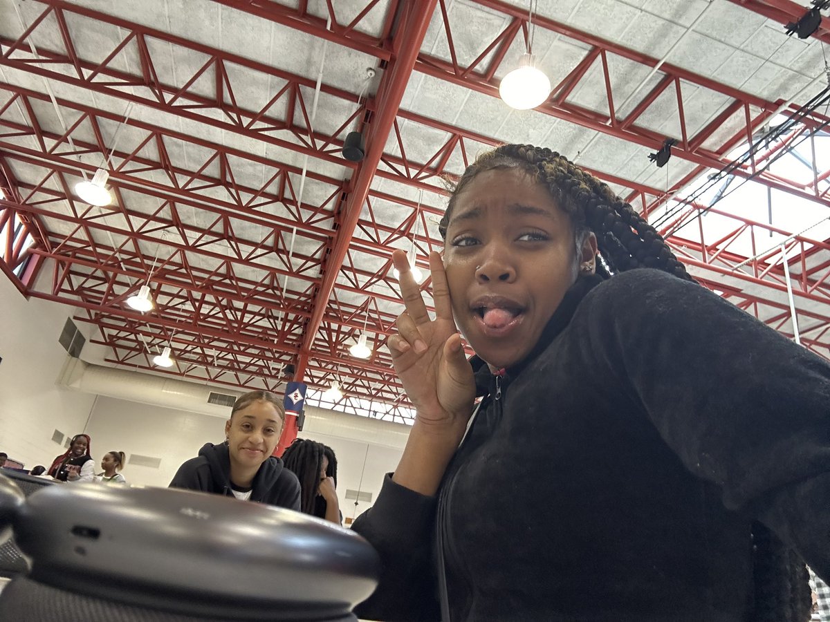 DrTALarry's tweet image. Photo dumping until May 24th! This is what happens when you leave your phone everywhere in the building and they invade your space!!🤣🤣🤦🏾‍♀️🤦🏾‍♀️🤦🏾‍♀️ I lose my phone every other day in the building!😩 #Destiny #Shayla #Frontofficestaff  #PatriotLOVE❤️🤍💙