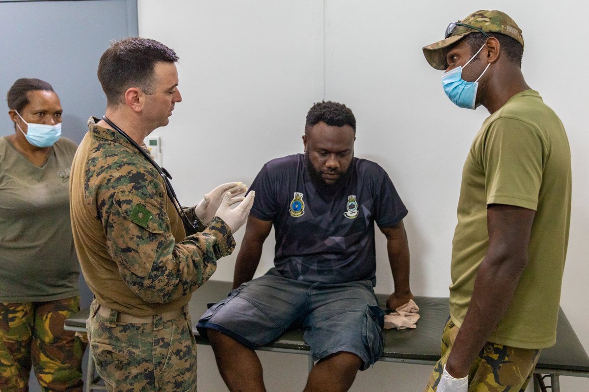 MRFDarwin's tweet image. 🏥🩺Healing Hands 👨‍⚕️⚕️

Members of MRF-D 24.3 @USNavy medical team and their Papua New Guinea Defence Force counterparts practice preventative medicine during a humanitarian assistance and disaster relief exercise.

📍Murrary Barracks, Port Moresby, PNG

#MRFD #PNGDF #Partners