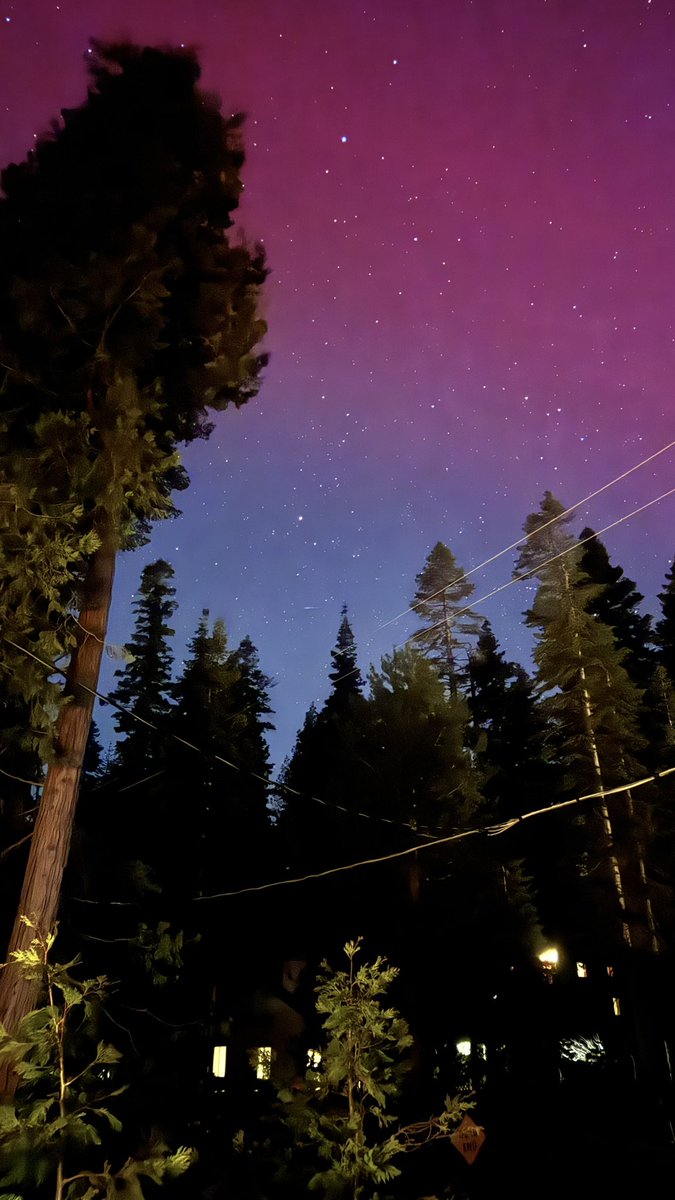 A few more iPhone shots of the #northernlights #aurora #auroraborealis in Tahoma on #laketahoe 

#shotoniphone