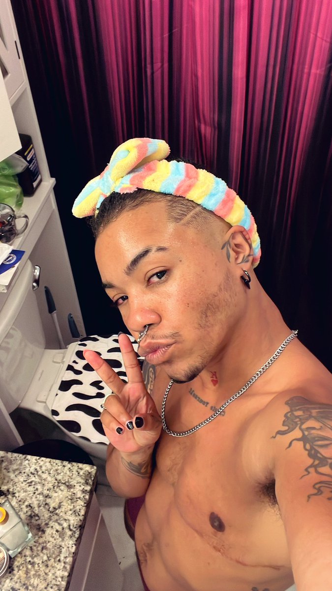 the post vs how I look like while posting