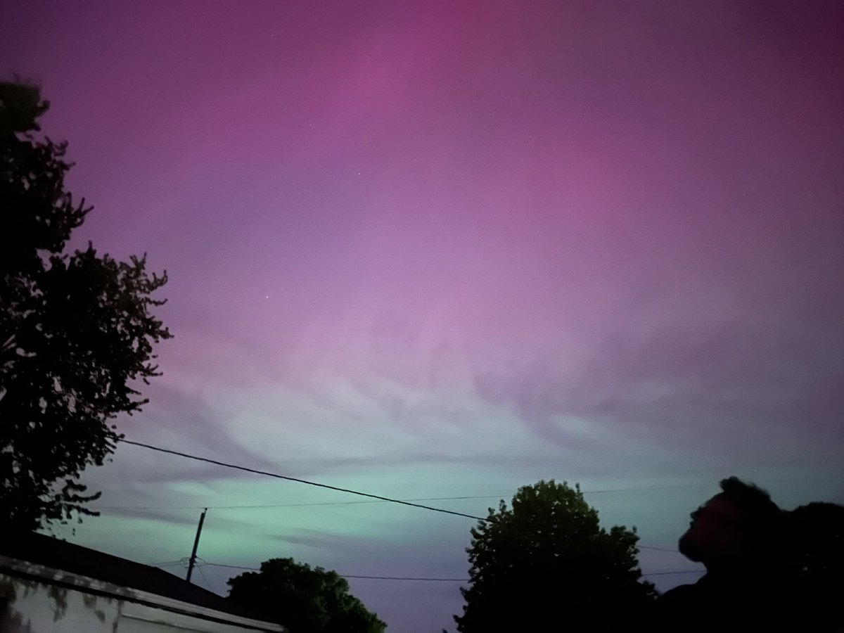 Faith75512831's tweet photo. some photos tonight of the aurora borealis in Le Roy, IL :) #ILwx https://t.co/BaLnxLdAz9