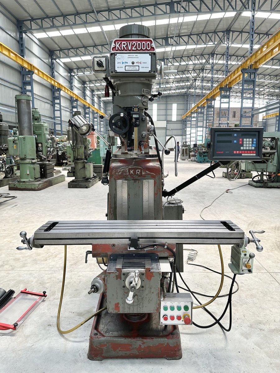 Vertical Milling Machine - KRV2000 - Table 1270 mm x 255 mm 

#milling #millingmachine #millingmachines #millingtools #millingcutter #manualmill #manualmilling #verticalmill #verticalmillingmachine #verticalmills #krv2000 #machining #machinist #machinistlife