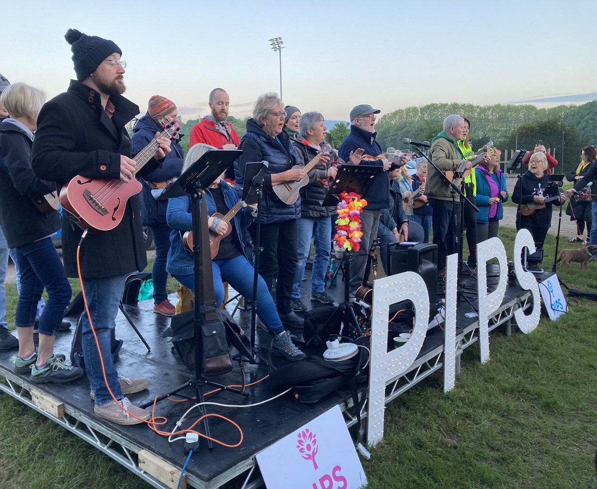 This morning I walked with many others in solidarity with bereaved families. @PipsCharity #darknessintolight2024 Thank you for your kindness, generosity and support. darknessintolight.ie/fundraisers/co…