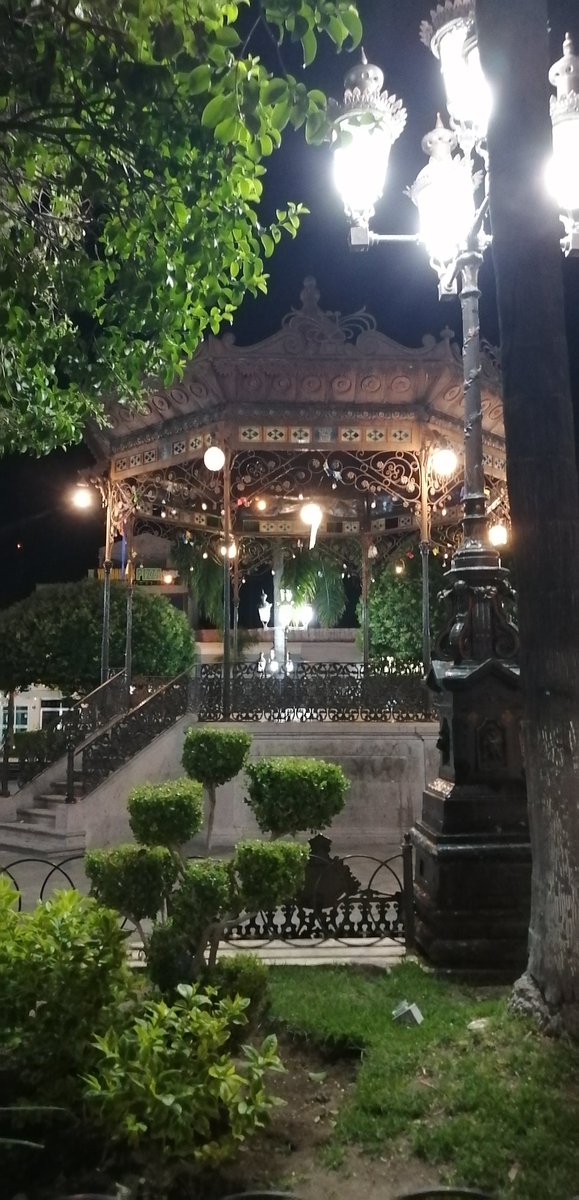 JuanAstrolab's tweet photo. El kiosko del pueblo
✨ 🏡🎠🕰️
#AstroActitud 💐
#Jalos #Jalostotitlan https://t.co/cL4SyVdPyG