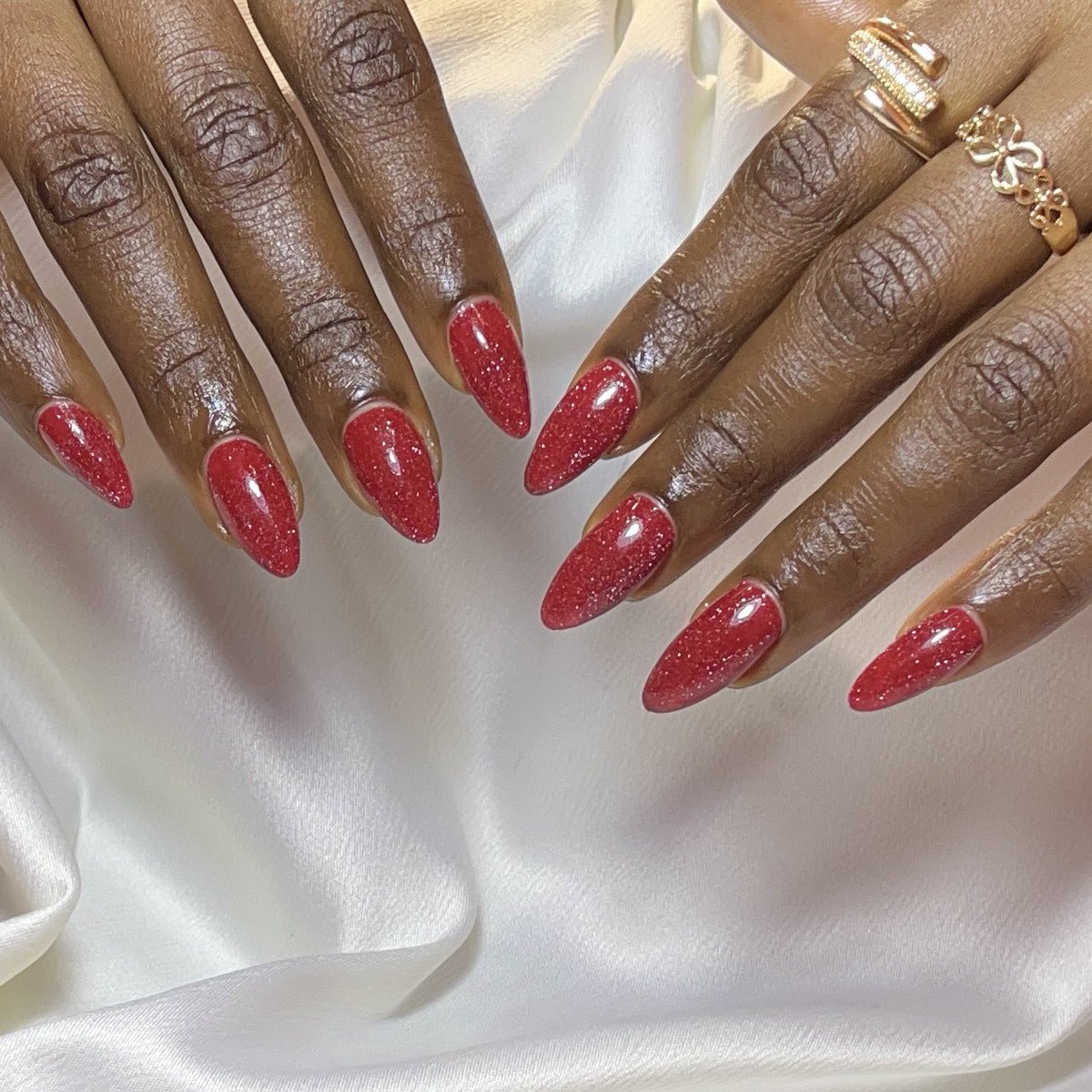 This is how we do it👏🏽👏🏽
Almond Polygel hybrid extension
Disco gel color👌🏾

You can book your appointment now and get the same thing🥰
0621217921
📍Mlimani City