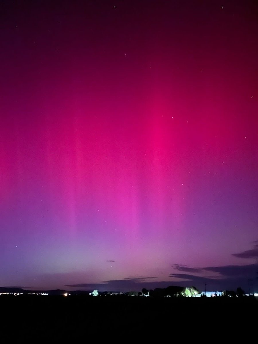 Aurora Boreal vista desde el Norte de Chihuahua #Mexico 😱

#TormentaSolar

📸 Vía RRSS