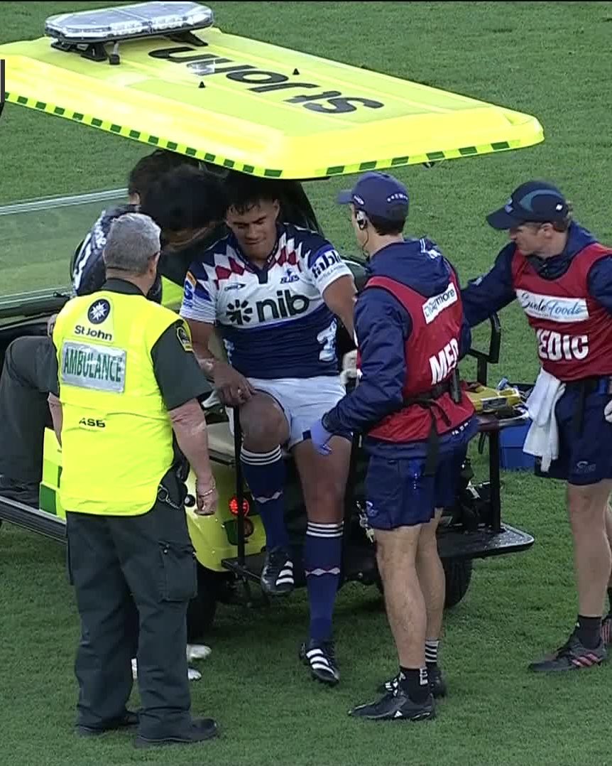 Bailyn Sullivan checks in on his brother Zarn 🙏

Sending best wishes to the Blues man 💙

#SuperRugbyPacific #BLUvHUR