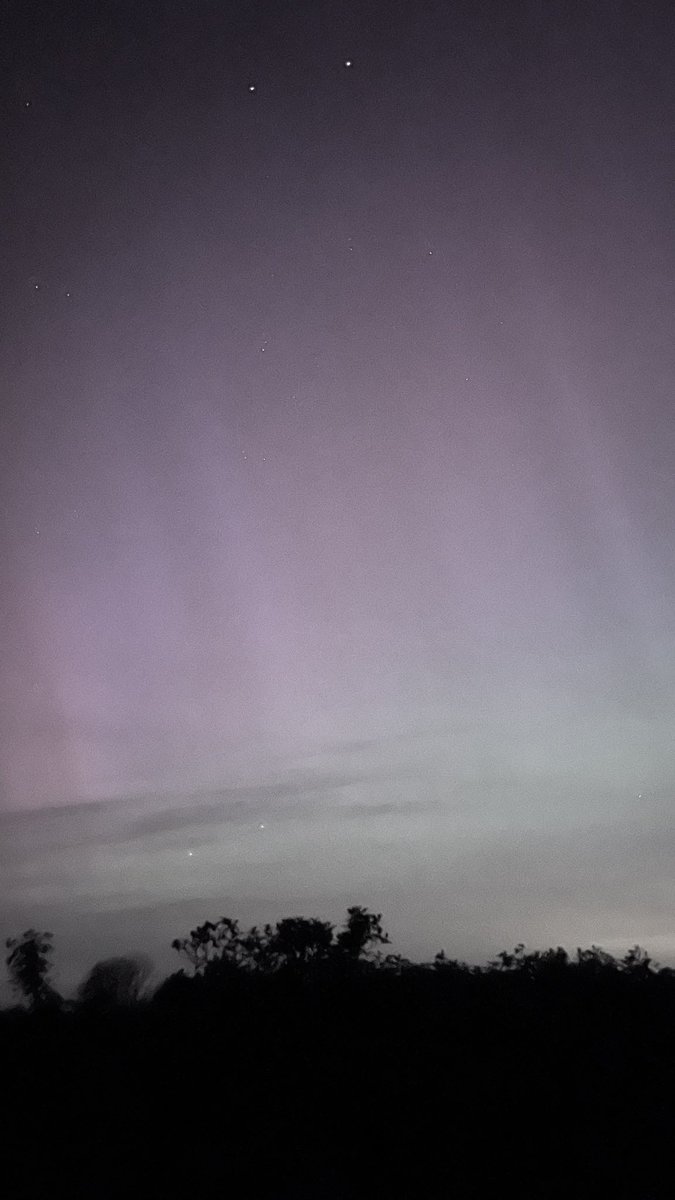 My phone camera watching the aurora vs my actual eyes watching the aurora