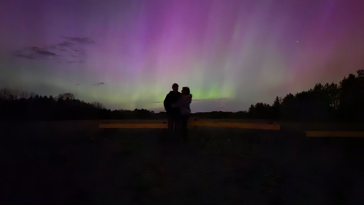 It was so surreal to be surrounded by the northern lights tonight, here is just a few of my favourites 

#HuronCounty #Ontario #NorthernLights #AuroraBorealis #SouthernOntario #Canada