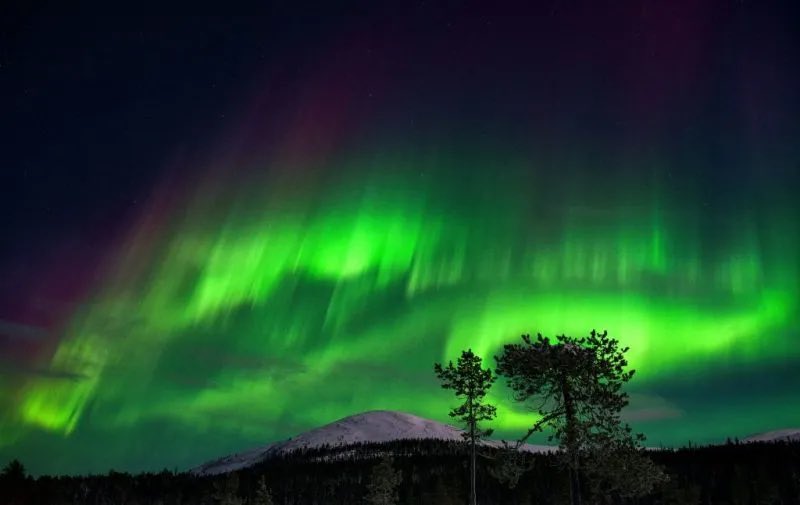 MRutchland's tweet photo. The Aurora Borealis will be visible in Southern California tomorrow night, May 11th, 2024.

Several sources predict that a strong geomagnetic storm will continue to cause auroras to be visible further south than usual. The University of Alaska Fairbanks aurora forecast shows high aurora activity stretching into Southern California on May 11th. #Aurora #AuroraBoreal