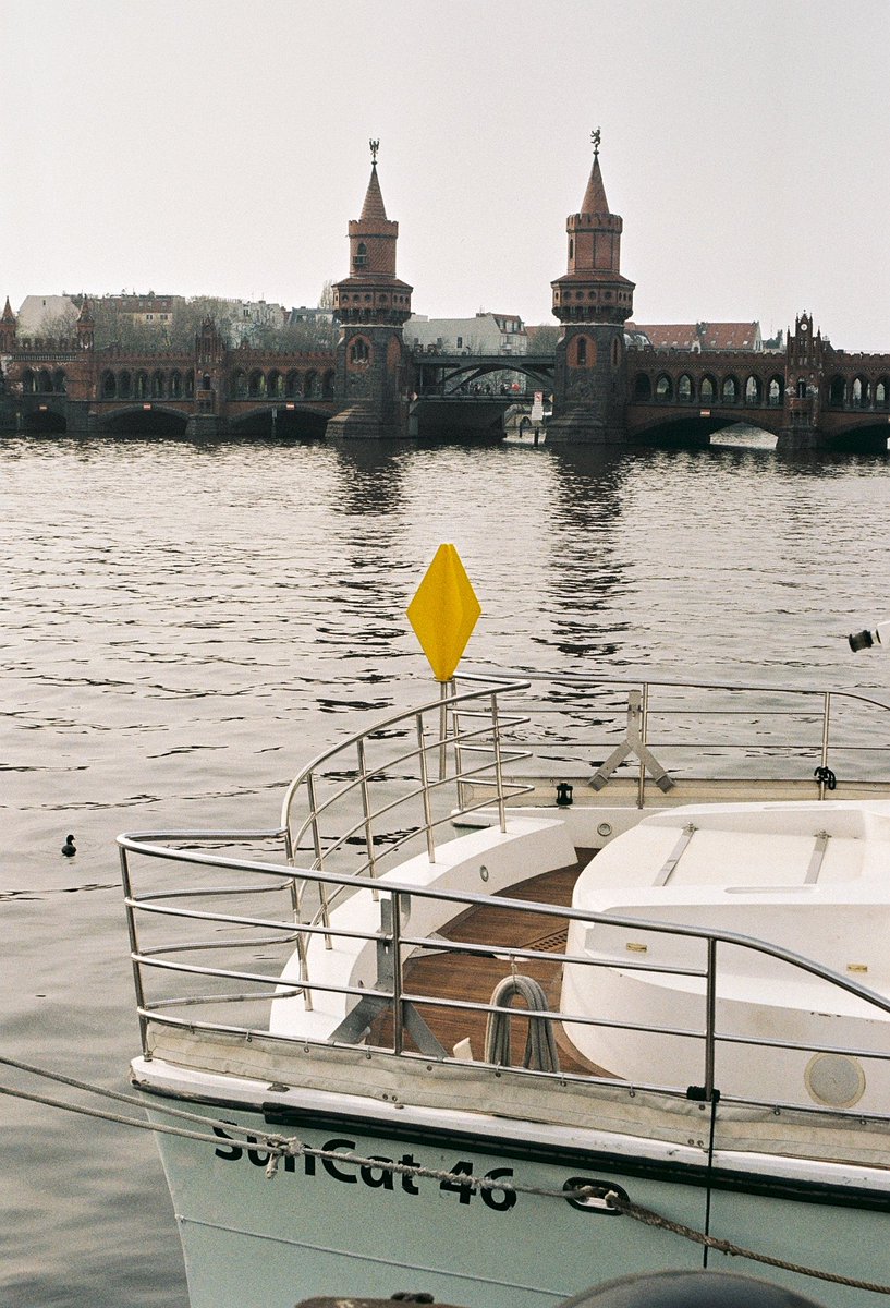 Berlin life on Kodak Gold 200
📷Minolta XD5 + MD Rokkor 50mm/1.4
🎞️Kodak Gold 200
#streetphotography #urban #berlin  #35mmfilm #analog #analogphotography #film #filmphotography #filmisnotdead #justgoshoot #photographyislife #believeinfilm #city #cityphotography #urbanphotography