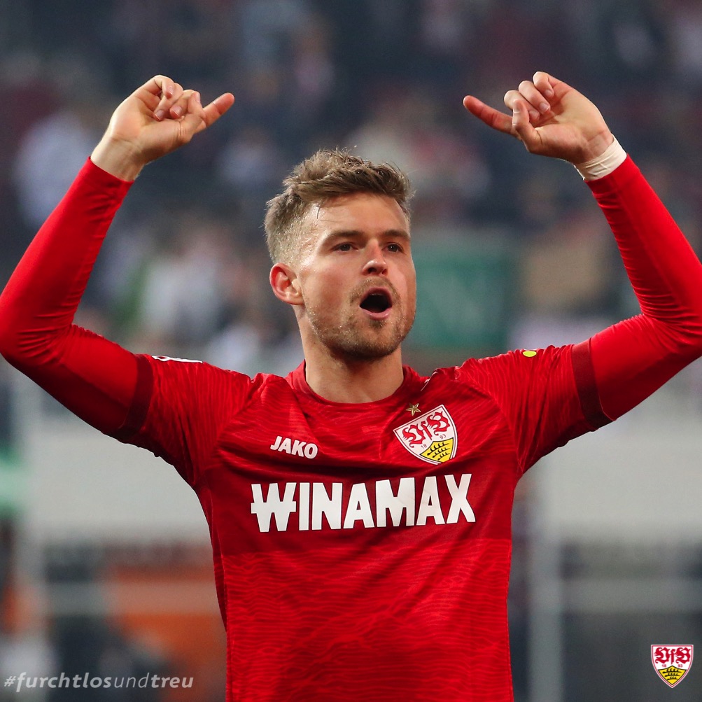 Hands up if you love this team! 🤍❤️🙌

#VfB | #FCAVfB 0-1