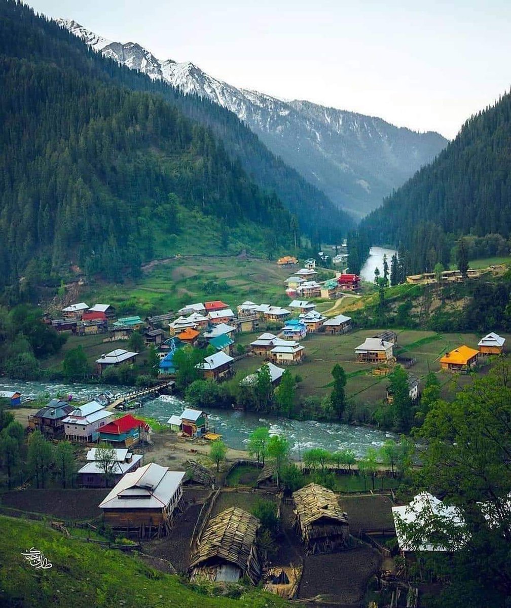 Neelum Valley 😍
Kashmir ♥️
.
.
📸 @tarik.khattak
.
.
.
.
.
.
.
.
#uttarakhand #travelrralIndia #incredibleindia #traveldeeper #travelstroke #India #view #igtravel #travelblog #wanderer #wanderlust
#himalayas #travelgram #nature #river #hills #happiness #view