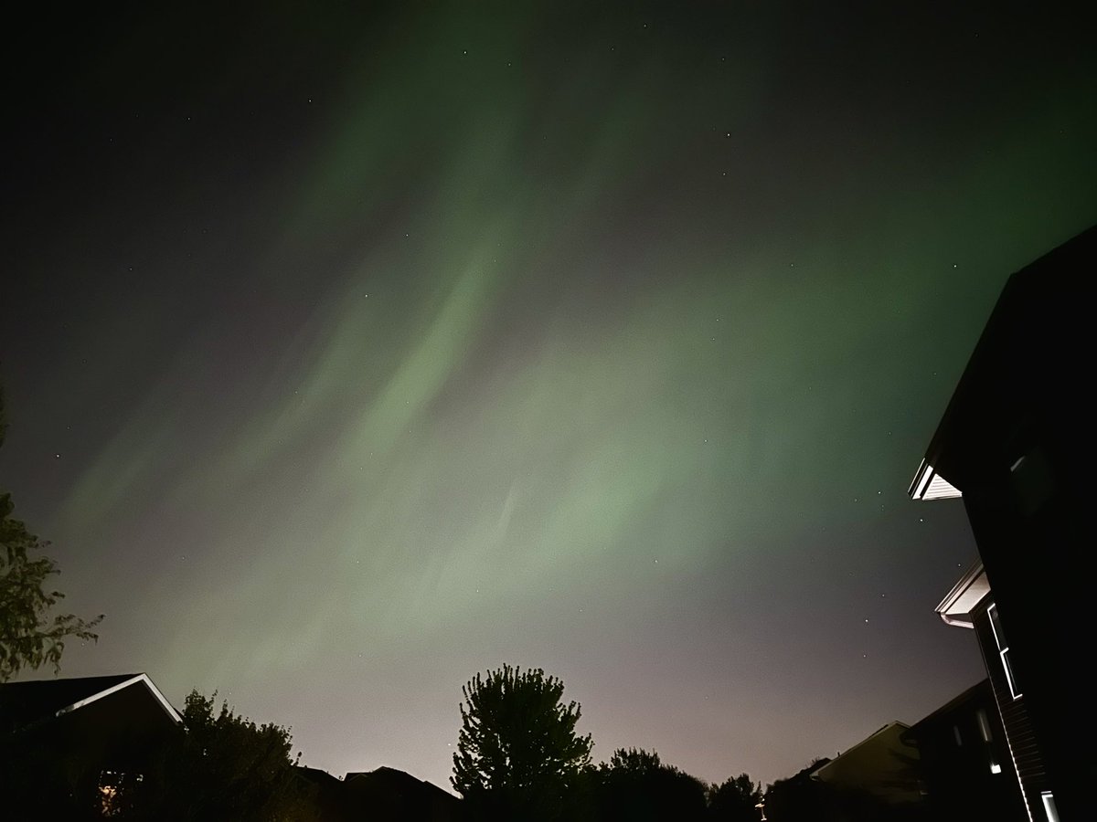 spezoinks's tweet image. Northern lights out tonight. Beautiful. #Auroraborealis