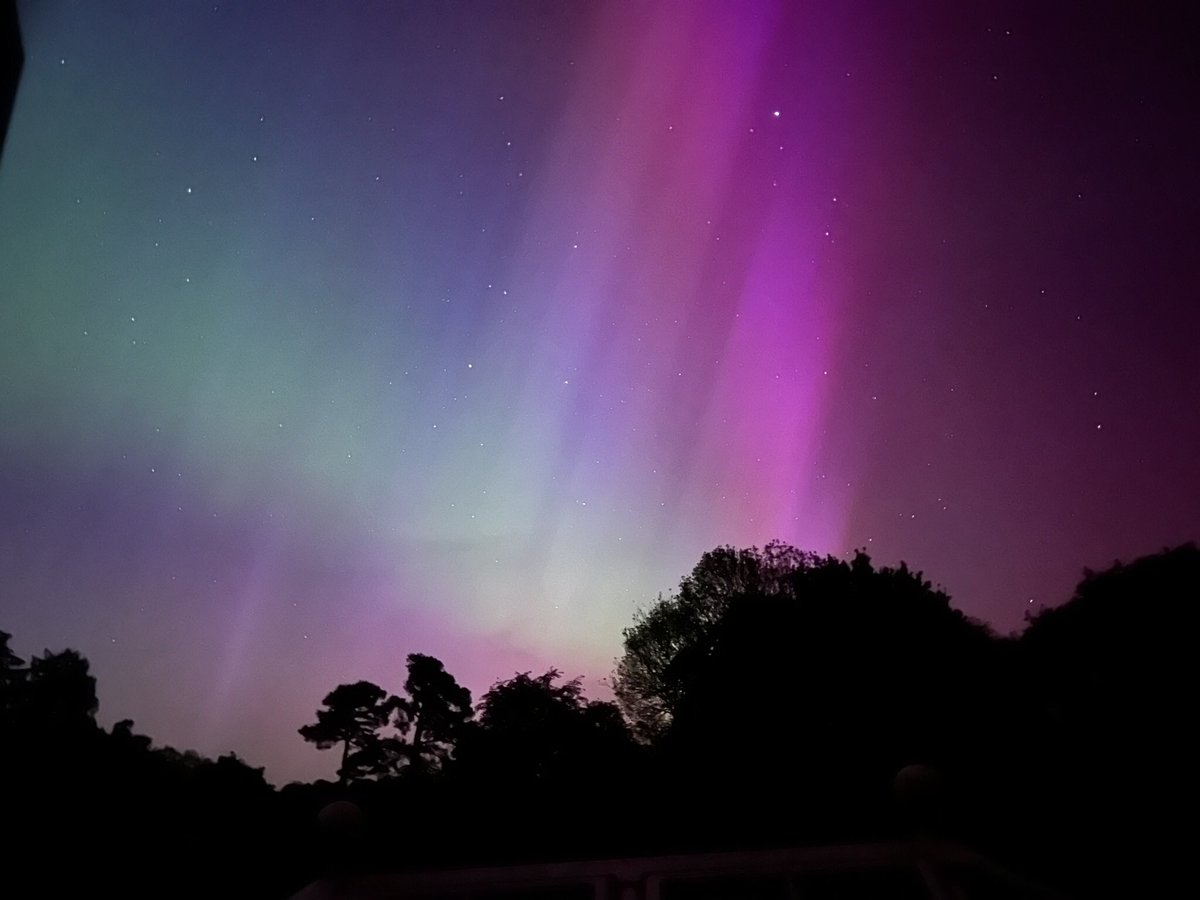 Quite an amazing aurora last night. Looking north and east from Mayfield: